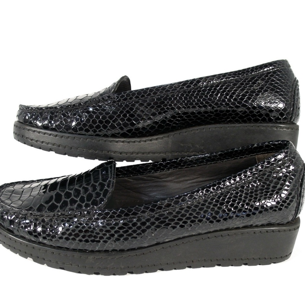 Stuart Weitzman Glossy Black Snakeskin Textured Loafers Shoes - Picture 2 of 7
